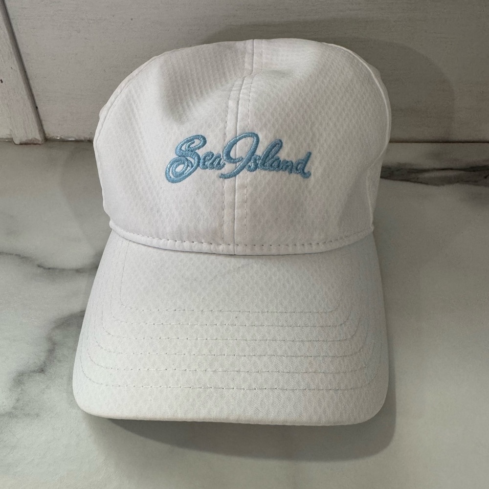 Sea Island Hat White Blue Women’s Golf Cap Under Armour‎ Adjustable Strap